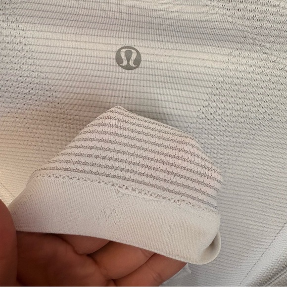 Lululemon Medium Metal Vent Tech White - Picture 3 of 3